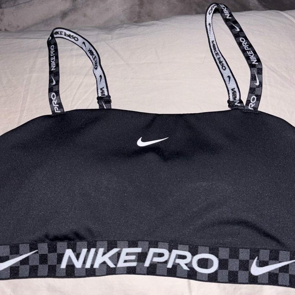 NIKE PRO PADDED WOMENS SPORTS BRA